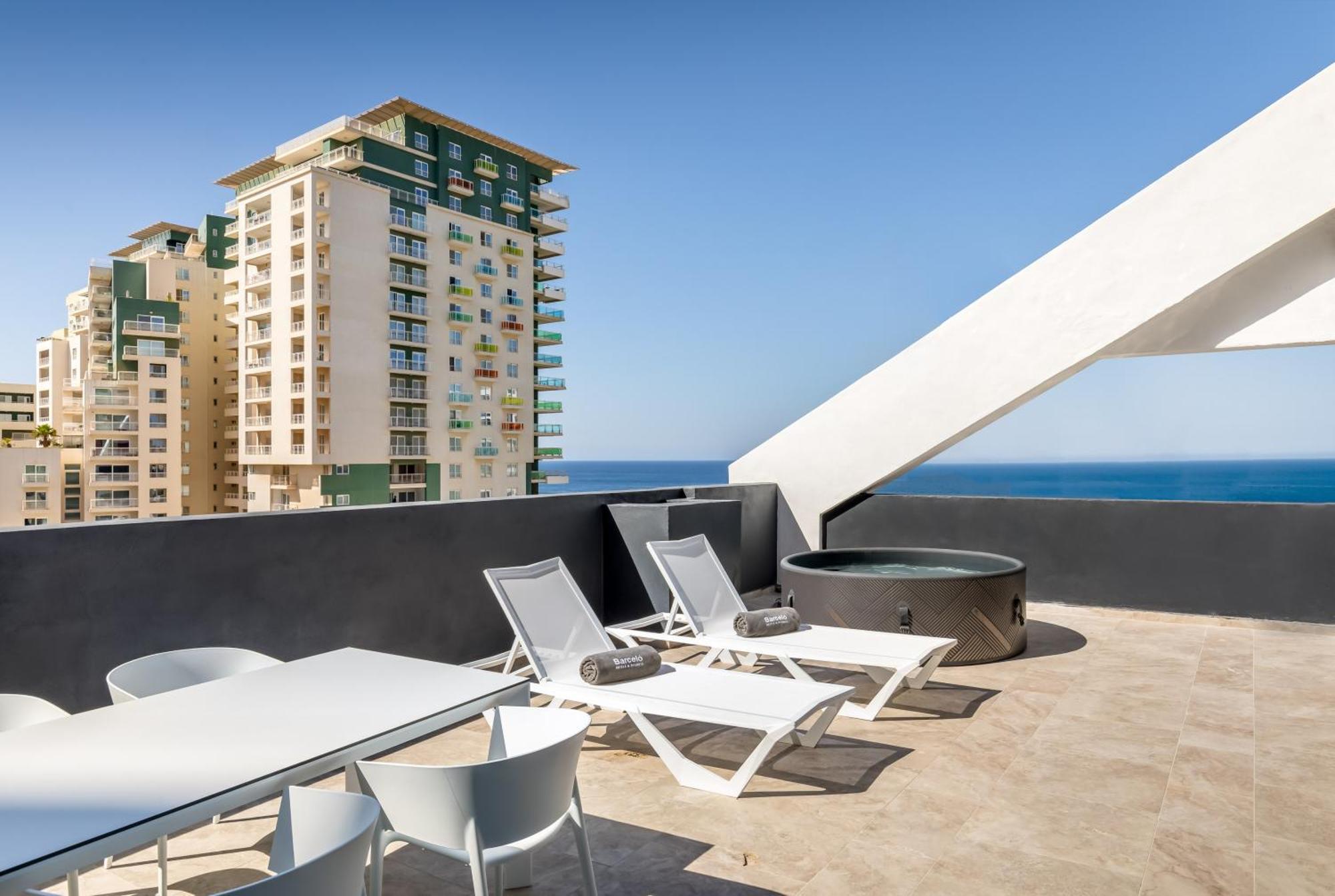 Premium with Terrace and Hot Tub,1685186427:JPEG